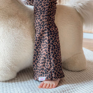 Handgemaakte flared broek met panter design voor meisjes in maat 56 t/m 140
