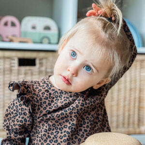 Handgemaakte longsleeve met panter design en ruffle mouwen voor meisjes