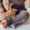 Handgemaakte flared panter broek voor meisjes, comfortabel en trendy model met uitlopende pijpen