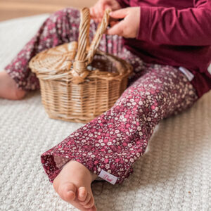 Handgemaakte bloemen bordeaux flared broek voor meisjes in maat 56 t/m 140