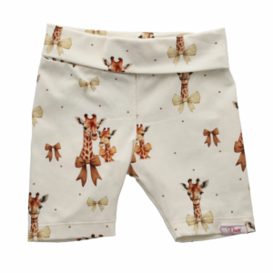 Kinderbikershort met girafprint, handgemaakt van zachte tricot stof.